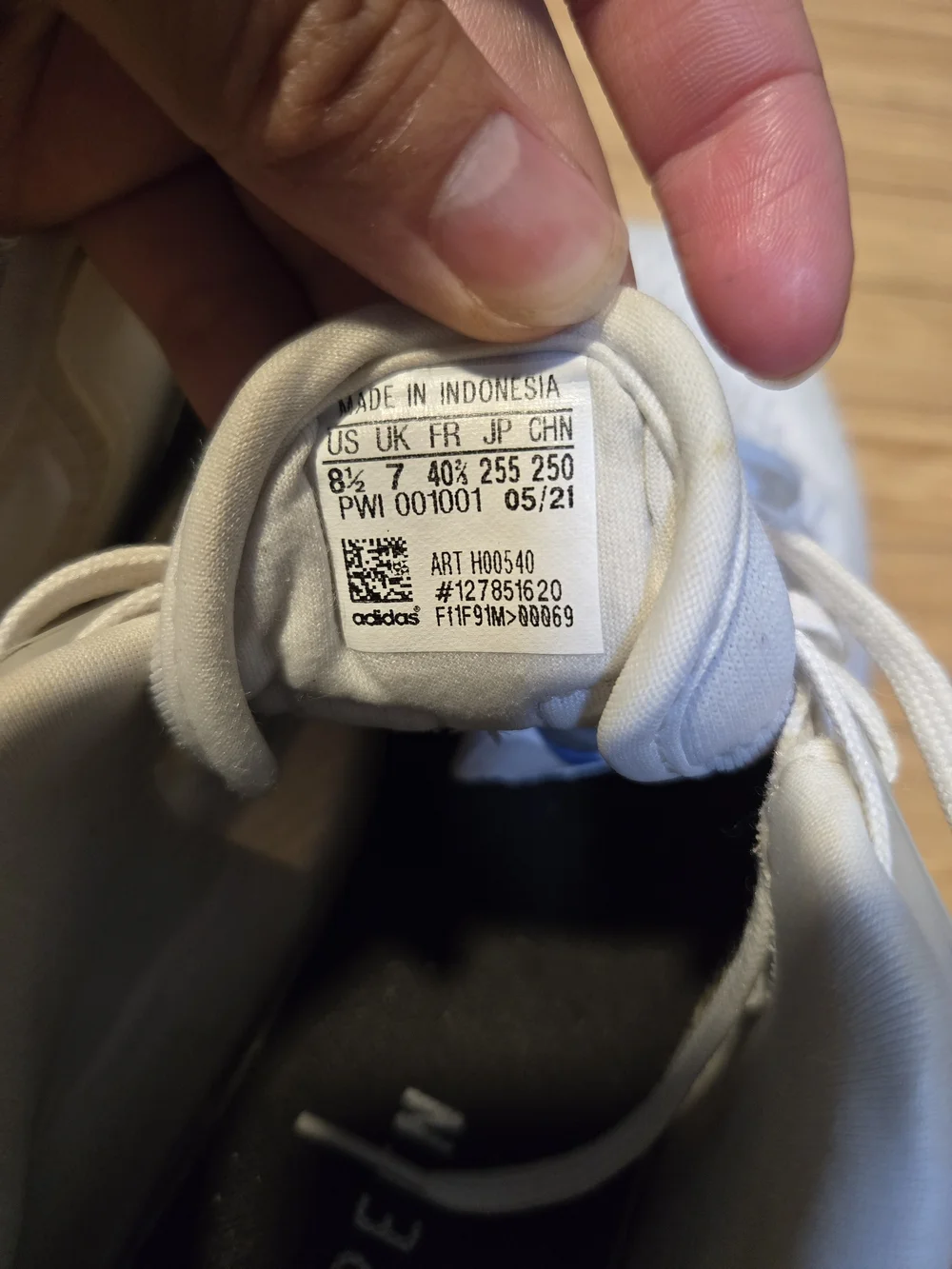 adidas lightweight white